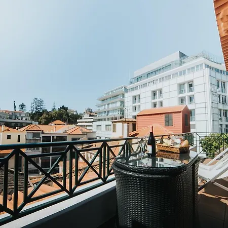 Mansarda Dos Aranhas By Madeira * Φουνκάλ