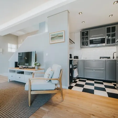 아파트 Mansarda Dos Aranhas By Madeira *