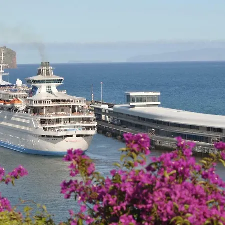 아파트 Mansarda Dos Aranhas By Madeira *